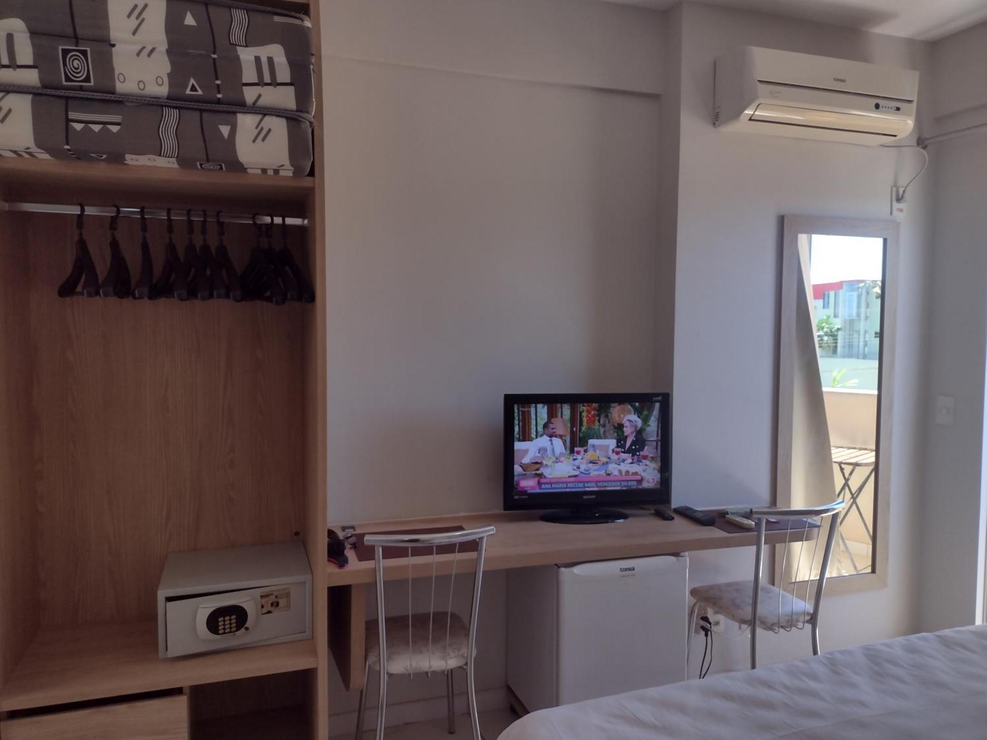 Golden Dolphin Express Aparthotel Калдас Новас Екстериор снимка